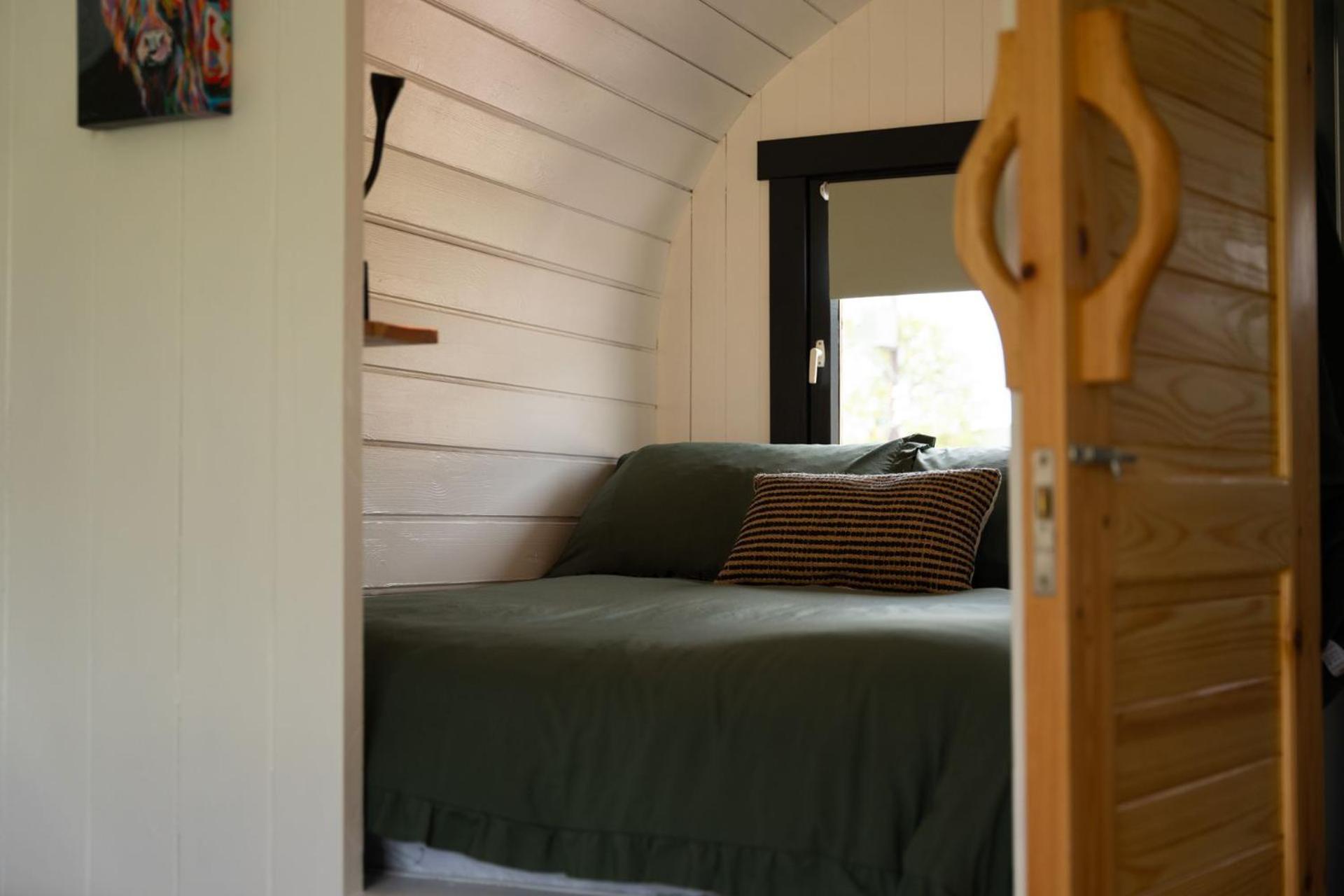 Ben Nevis Pod Villa Fort William Exterior photo